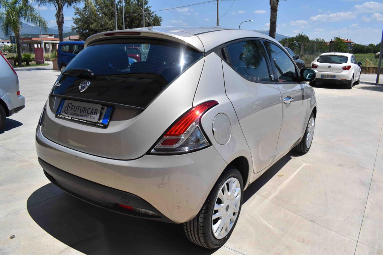 LANCIA Ypsilon 1.2 69 CV 5 porte GPL Ecochic Gold - 14