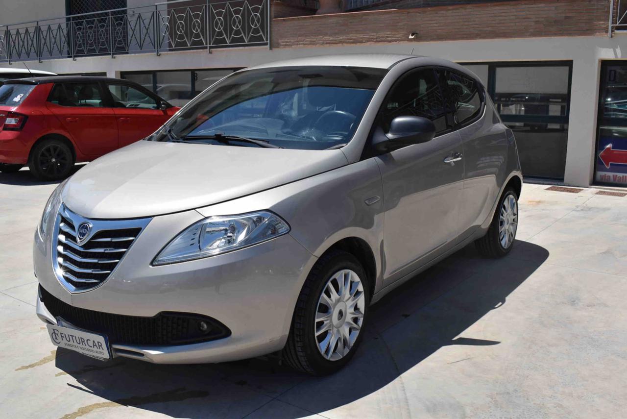 LANCIA Ypsilon 1.2 69 CV 5 porte GPL Ecochic Gold - 2