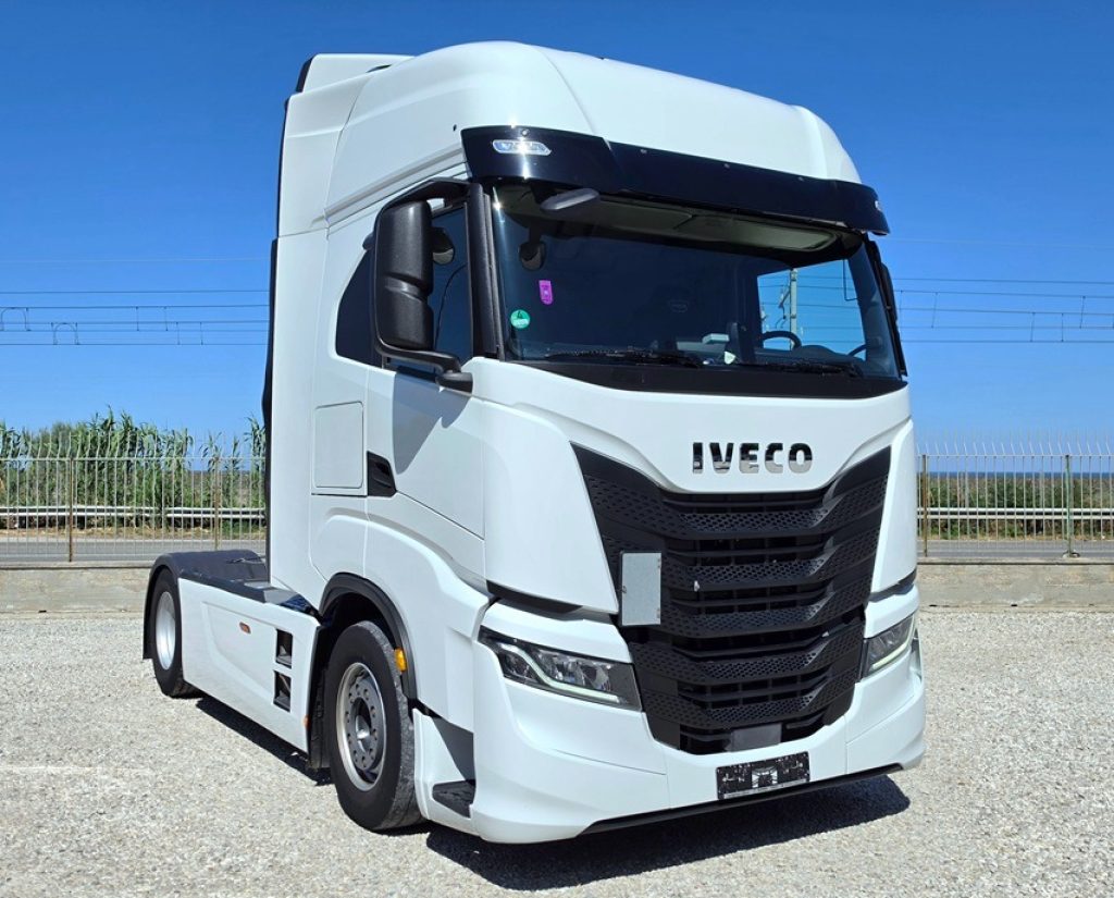 IVECO S-WAY 490 T/P Km 74200 + INTARDER - 18