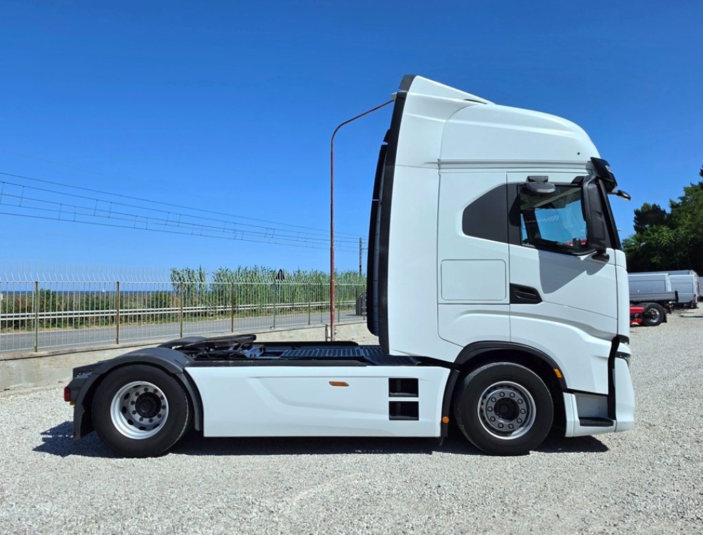 IVECO S-WAY 490 T/P Km 74200 + INTARDER - 24