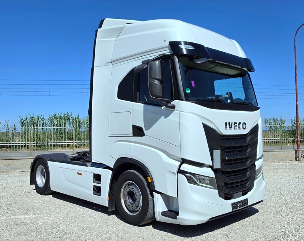 IVECO S-WAY 490 T/P Km 74200 + INTARDER - 25