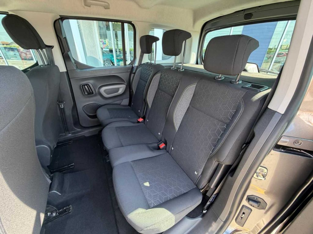 PEUGEOT Rifter BlueHDi 100 Allure Standard - 11