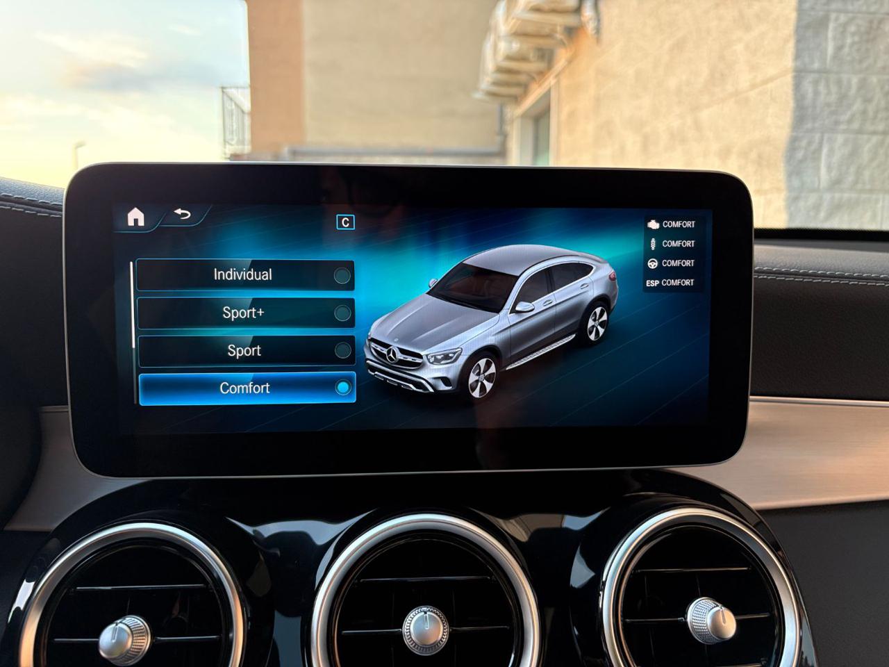 MERCEDES-BENZ GLC 300 de 4Matic Plug-in hybrid Coupé Premium Plus. - 39