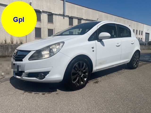 OPEL Corsa Bianco pastello