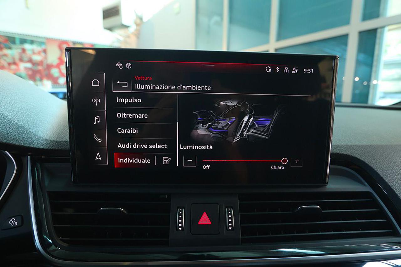 AUDI Q5 40 TDI Sportback Quattro Identity Black S-Line - 28