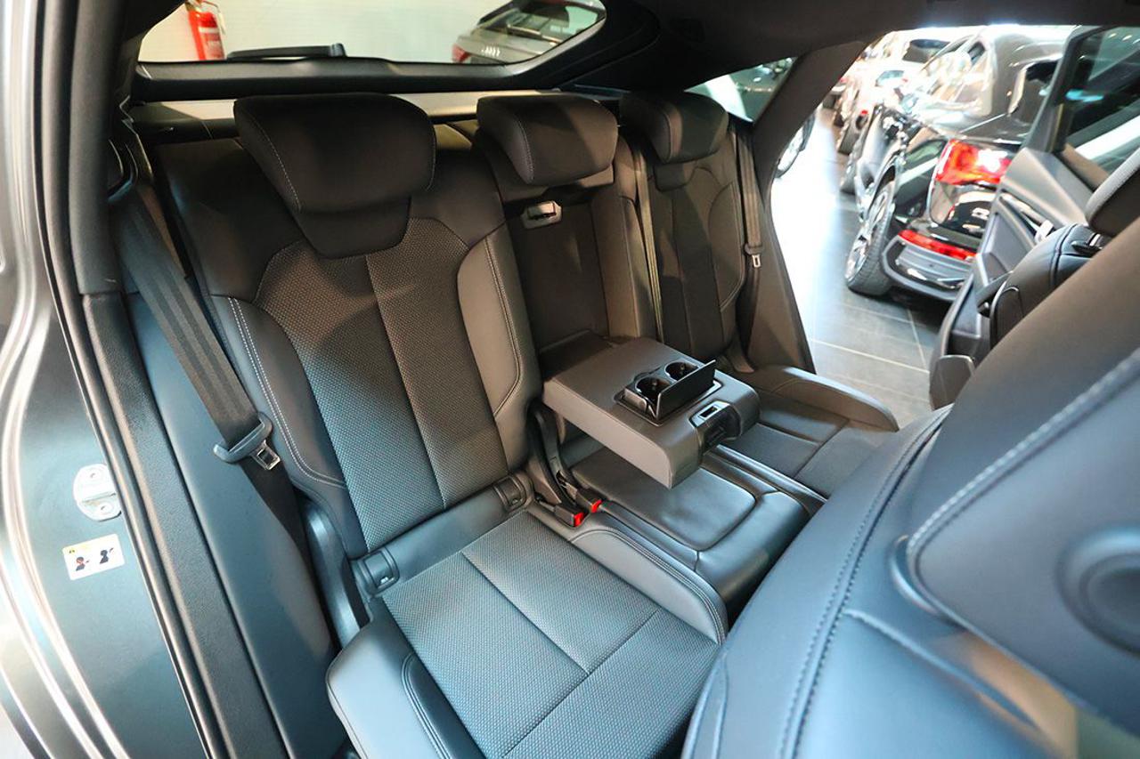 AUDI Q5 40 TDI Sportback Quattro Identity Black S-Line - 20