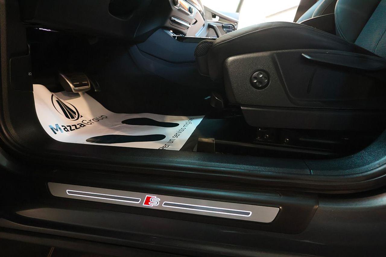AUDI Q5 40 TDI Sportback Quattro Identity Black S-Line - 44