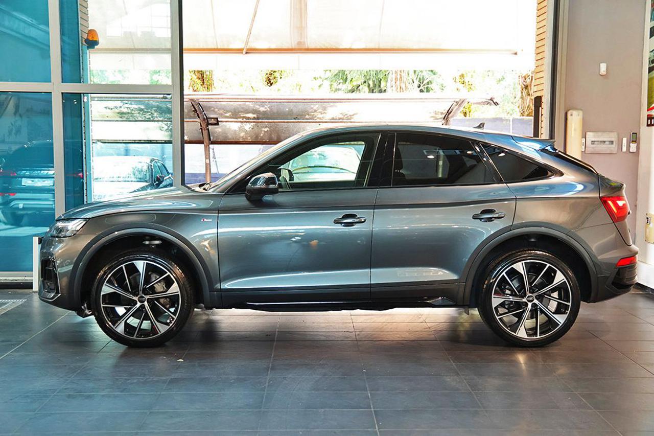 AUDI Q5 40 TDI Sportback Quattro Identity Black S-Line - 3