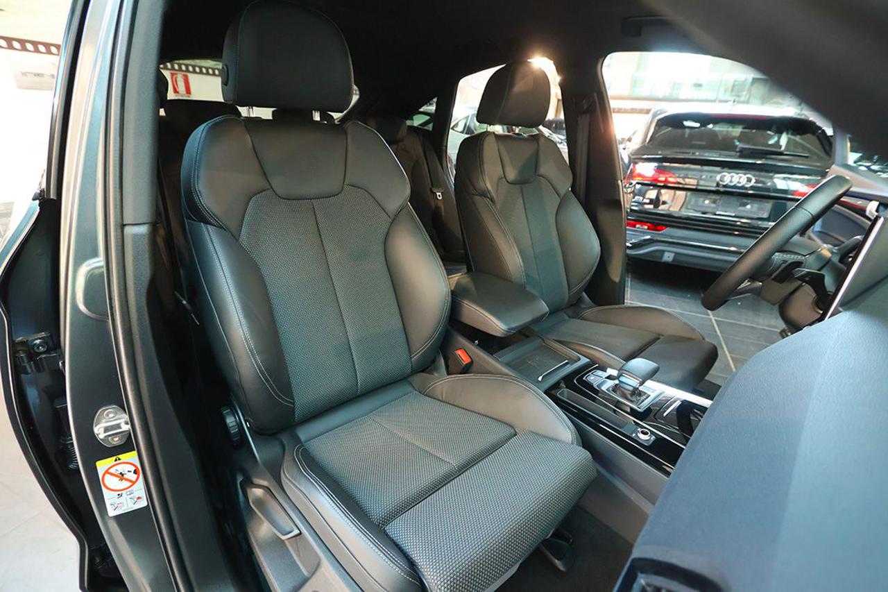AUDI Q5 40 TDI Sportback Quattro Identity Black S-Line - 17