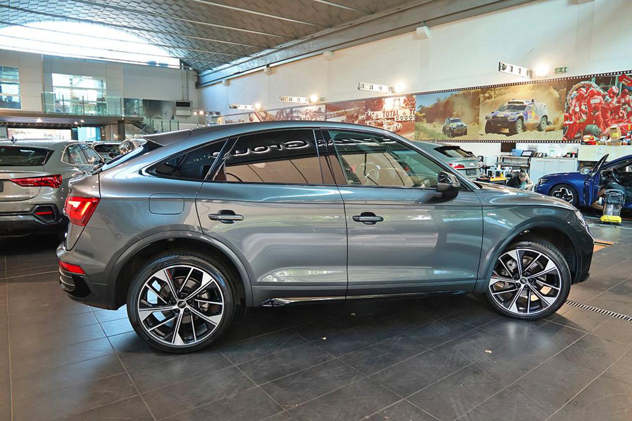 AUDI Q5 40 TDI Sportback Quattro Identity Black S-Line - 10