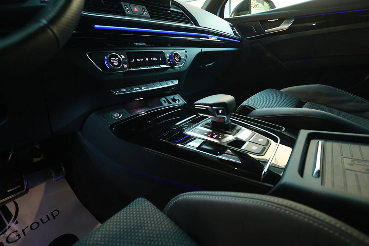 AUDI Q5 40 TDI Sportback Quattro Identity Black S-Line - 39