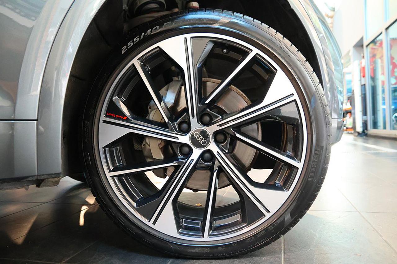 AUDI Q5 40 TDI Sportback Quattro Identity Black S-Line - 6