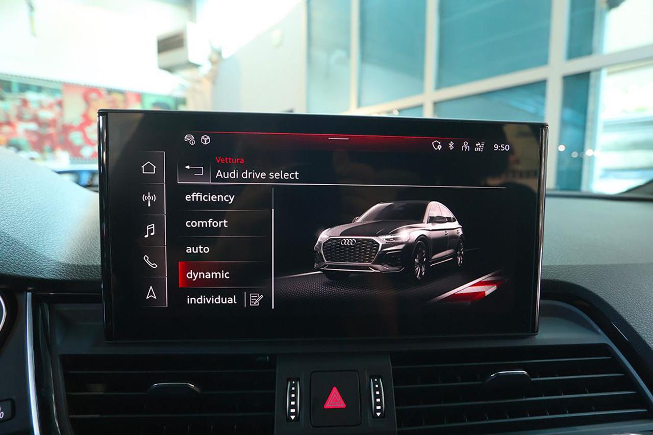 AUDI Q5 40 TDI Sportback Quattro Identity Black S-Line - 27