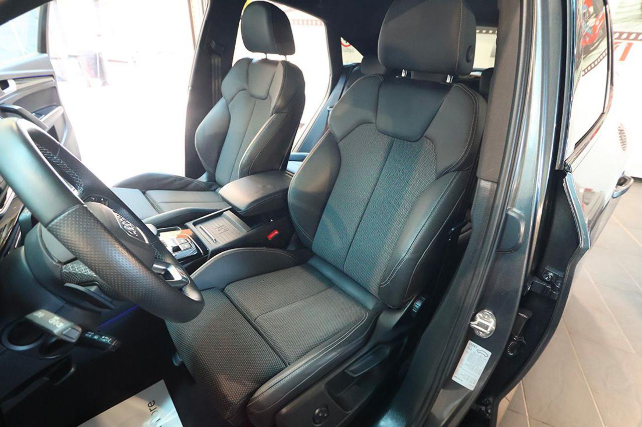 AUDI Q5 40 TDI Sportback Quattro Identity Black S-Line - 18