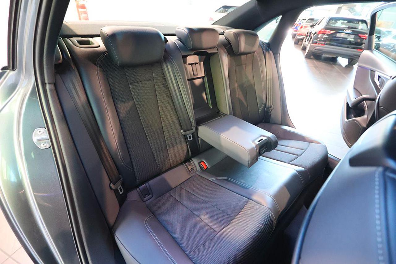 AUDI A4 40 TDI Quattro S-Tronic S-Line - 19