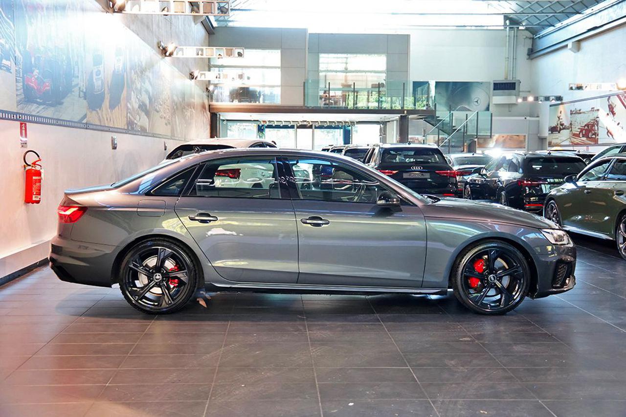 AUDI A4 40 TDI Quattro S-Tronic S-Line - 2
