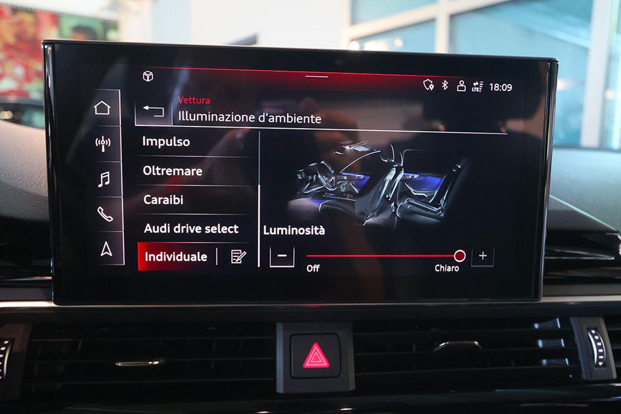 AUDI A4 40 TDI Quattro S-Tronic S-Line - 27