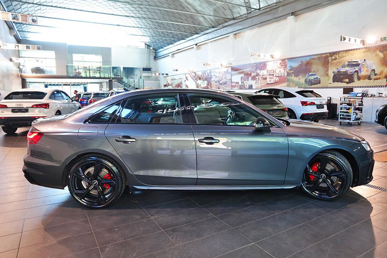 AUDI A4 40 TDI Quattro S-Tronic S-Line - 10