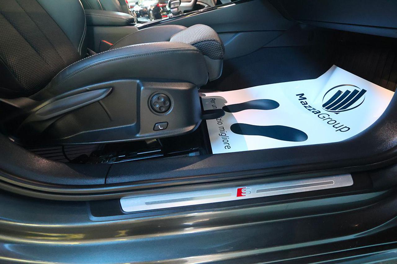AUDI A4 40 TDI Quattro S-Tronic S-Line - 41