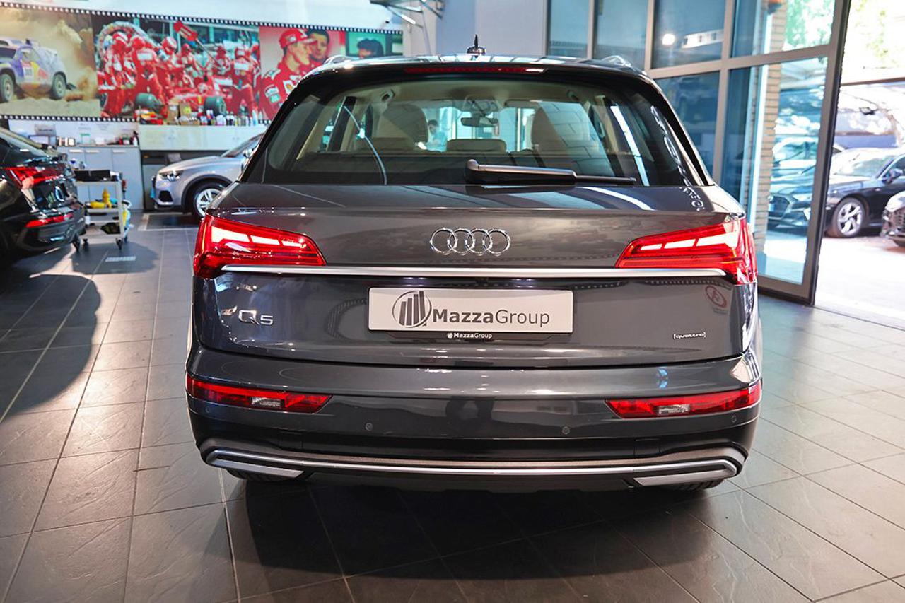 AUDI Q5 40 TDI Quattro S-Tronic Business - 8