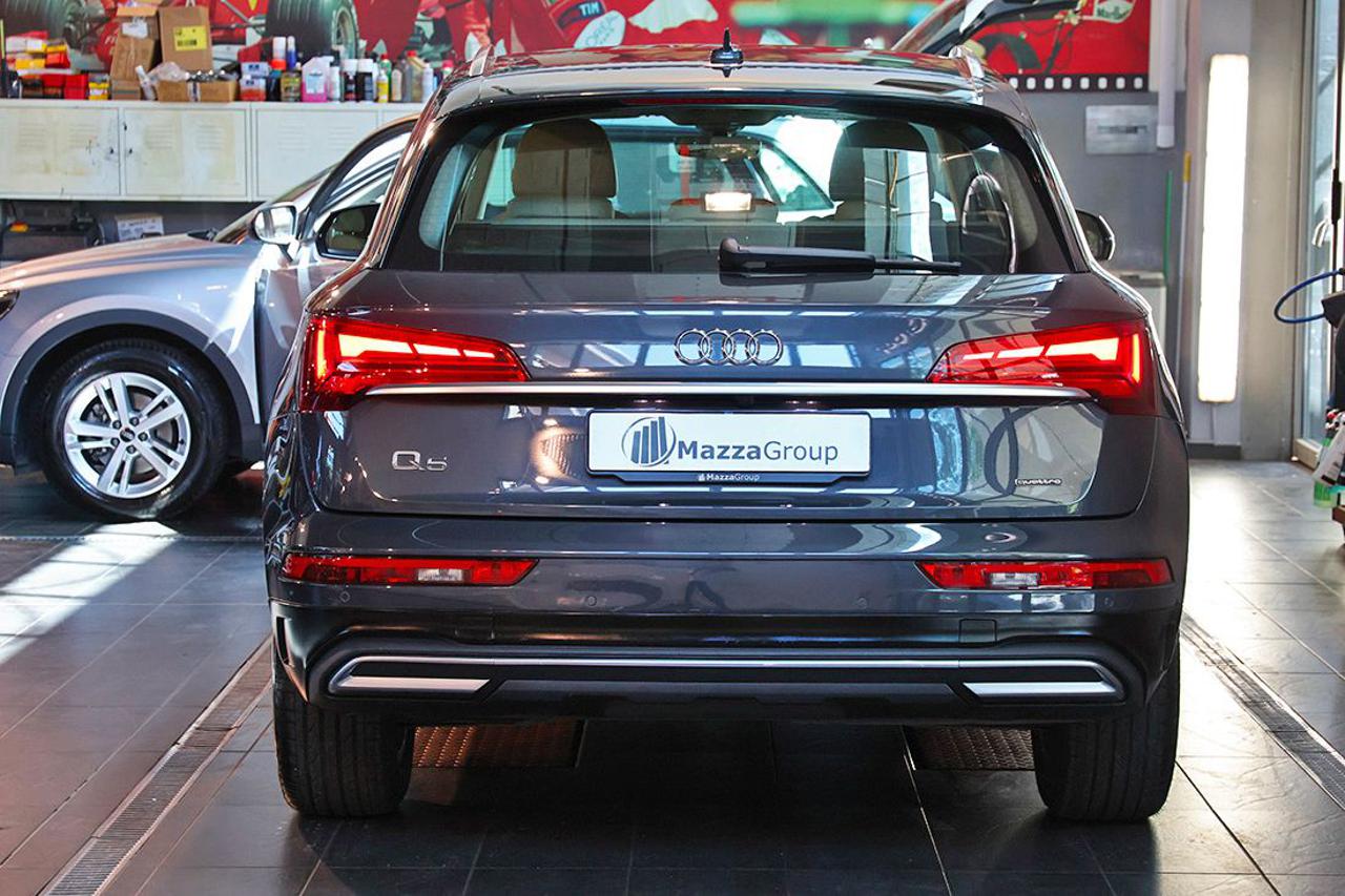 AUDI Q5 40 TDI Quattro S-Tronic Business - 4