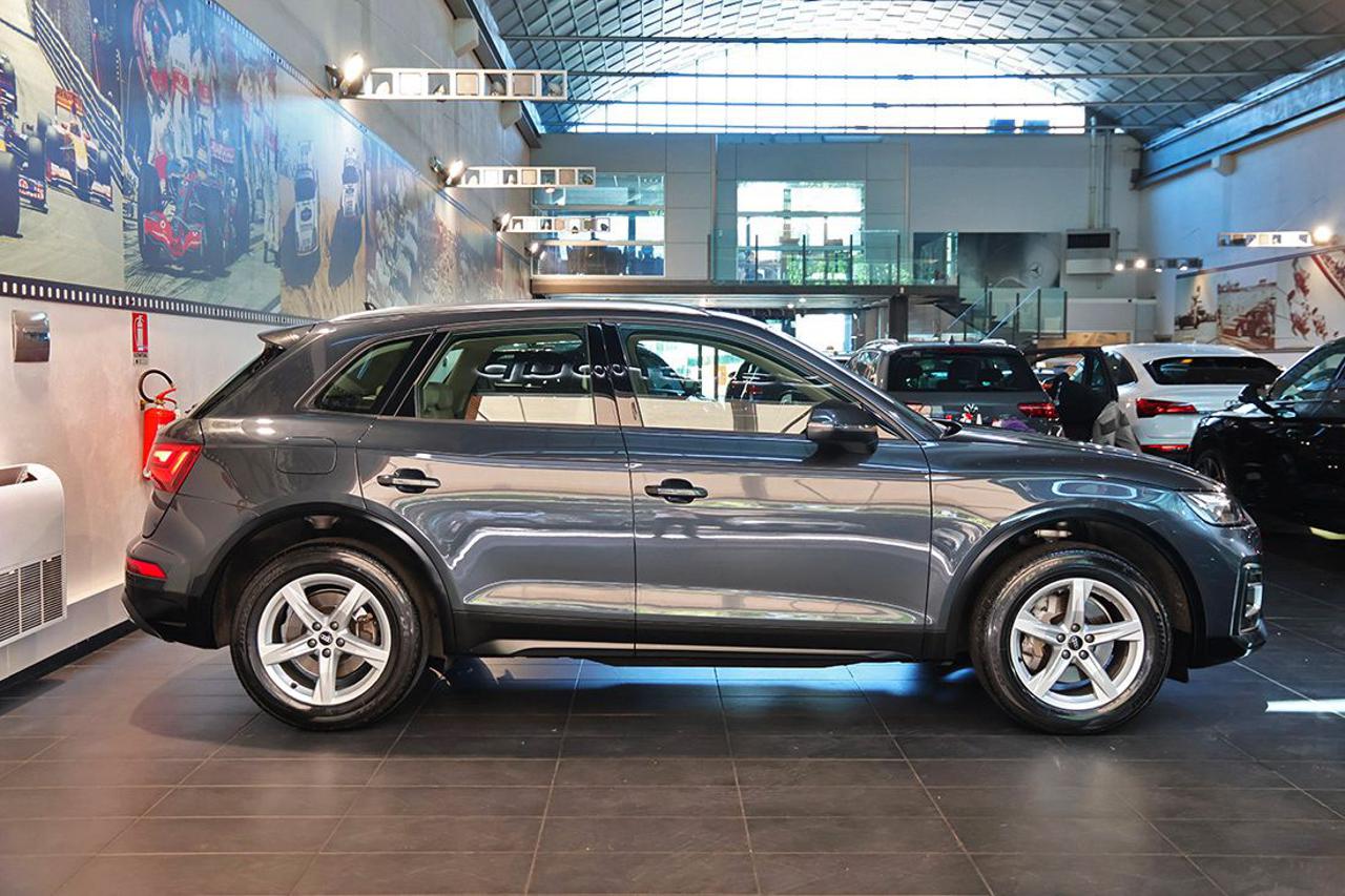 AUDI Q5 40 TDI Quattro S-Tronic Business - 2