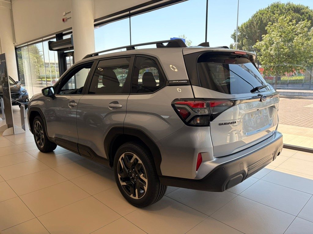 SUBARU Forester 2.0 e-Boxer MHEV CVT Lineartronic Style - Foto 2