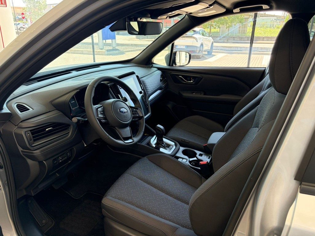 SUBARU Forester 2.0 e-Boxer MHEV CVT Lineartronic Style - Foto 6
