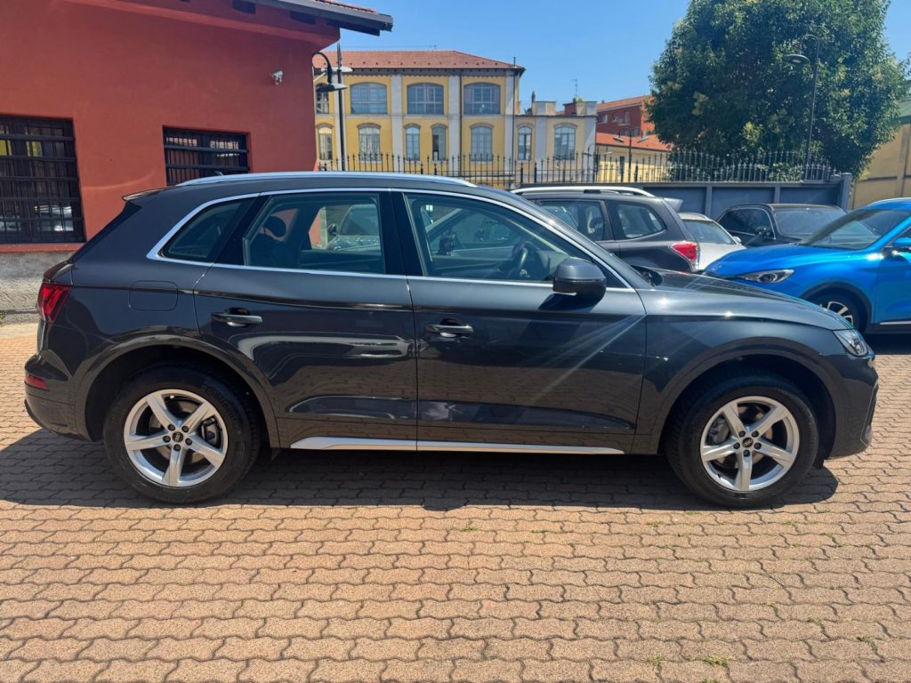 AUDI Q5 40 TDI 204 CV quattro S tronic Business Advanced - 3