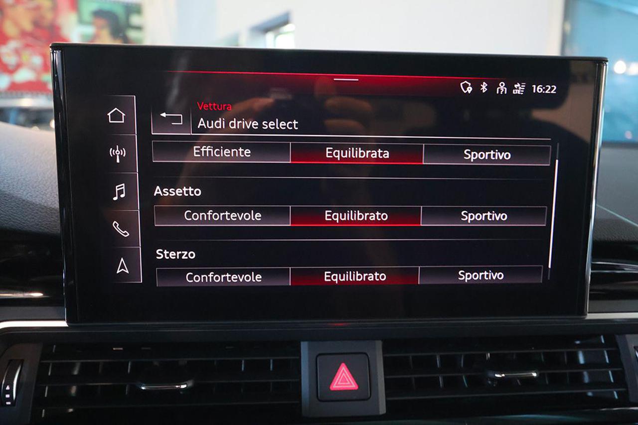 AUDI A4 45 TFSI Avant Quattro S-Tronic S-Line - 27