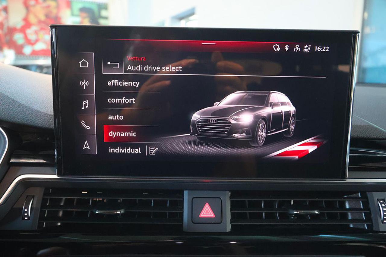 AUDI A4 45 TFSI Avant Quattro S-Tronic S-Line - 26