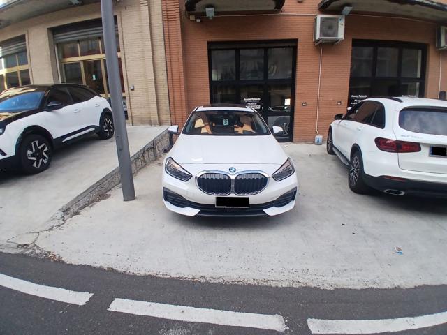 BMW 116 Bianco pastello