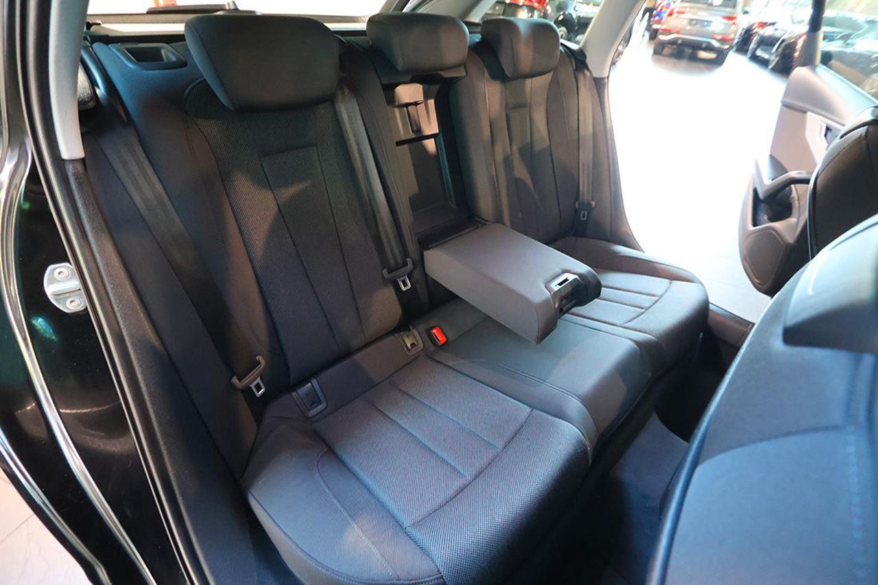 AUDI A4 30 TDI Avant S-Tronic Business Advanced - 20