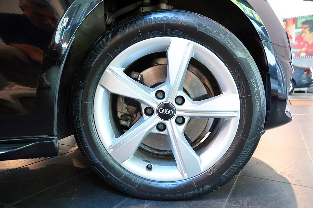 AUDI A4 30 TDI Avant S-Tronic Business Advanced - 6