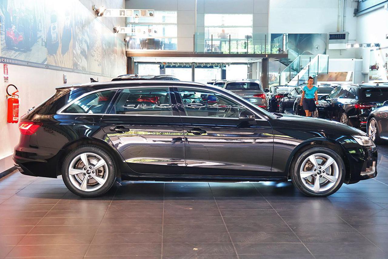 AUDI A4 30 TDI Avant S-Tronic Business Advanced - 2