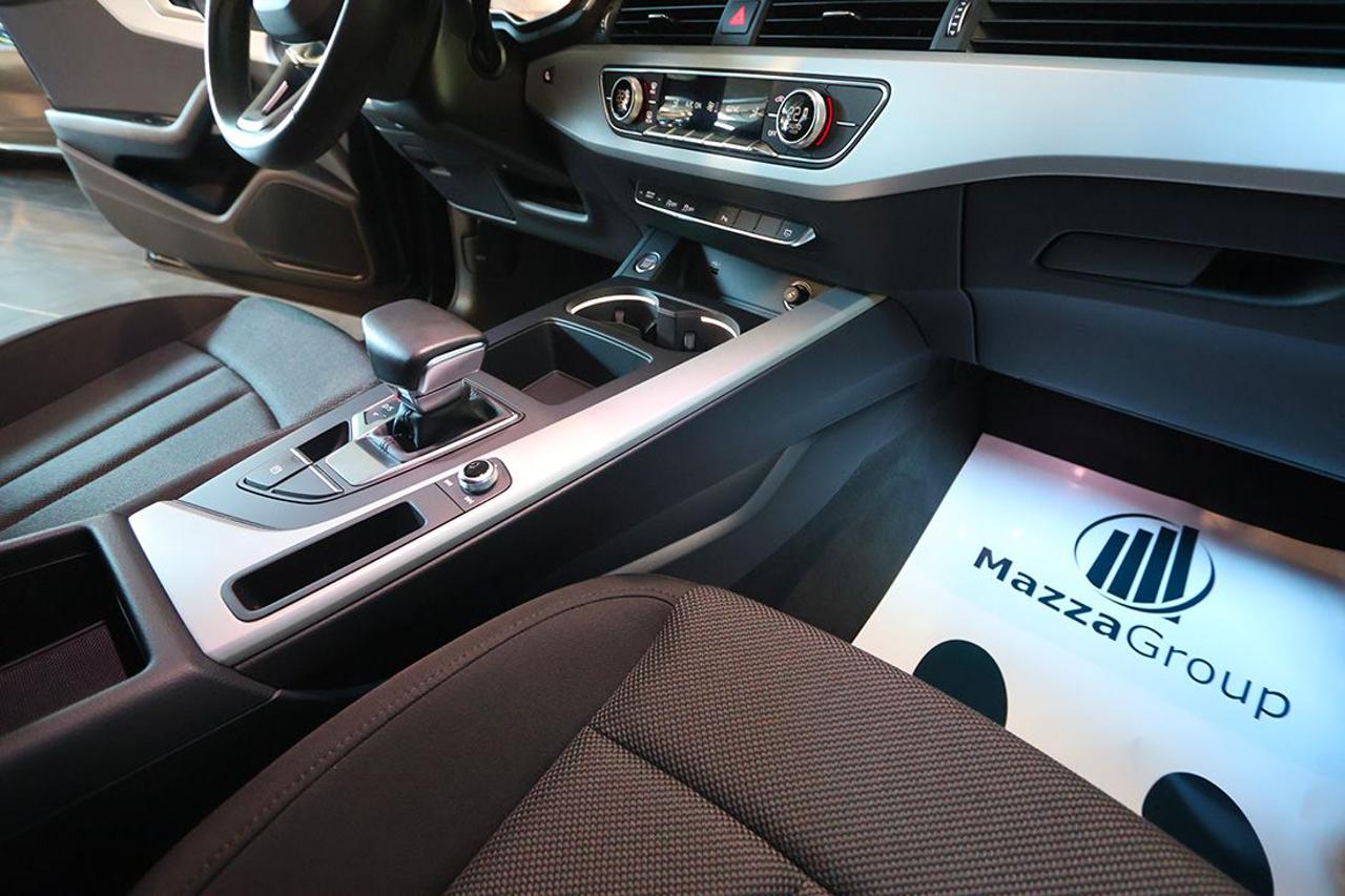 AUDI A4 30 TDI Avant S-Tronic Business Advanced - 34