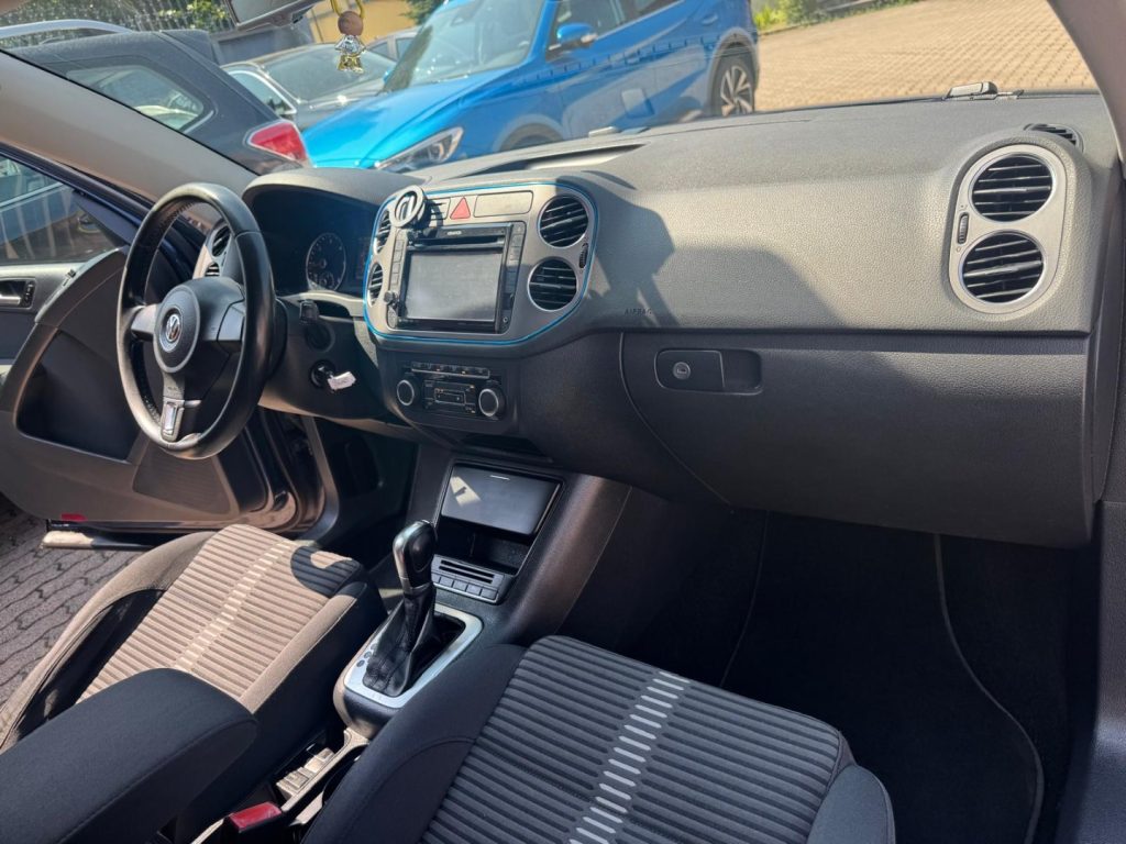 VOLKSWAGEN Tiguan 2.0 TDI DPF 4MOTION DSG Sport & Style - 9