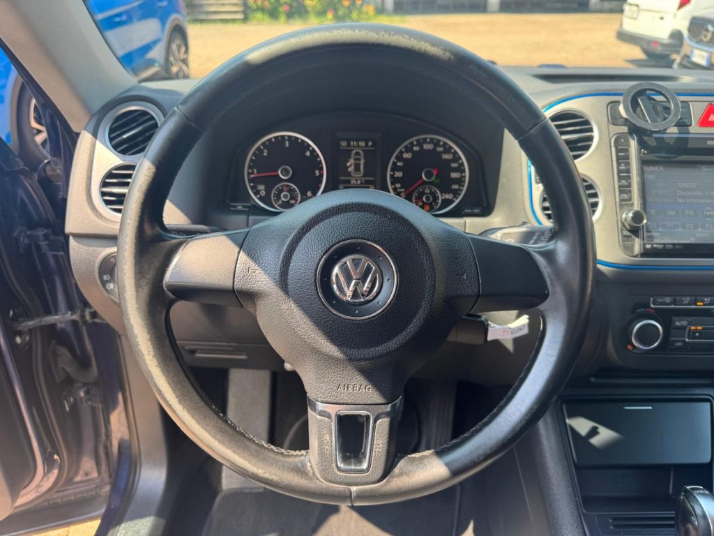 VOLKSWAGEN Tiguan 2.0 TDI DPF 4MOTION DSG Sport & Style - 10