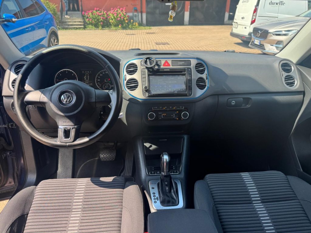 VOLKSWAGEN Tiguan 2.0 TDI DPF 4MOTION DSG Sport & Style - 11