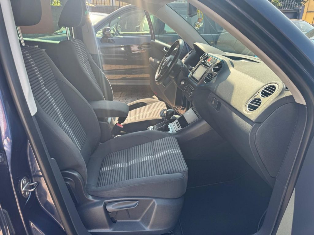VOLKSWAGEN Tiguan 2.0 TDI DPF 4MOTION DSG Sport & Style - 18