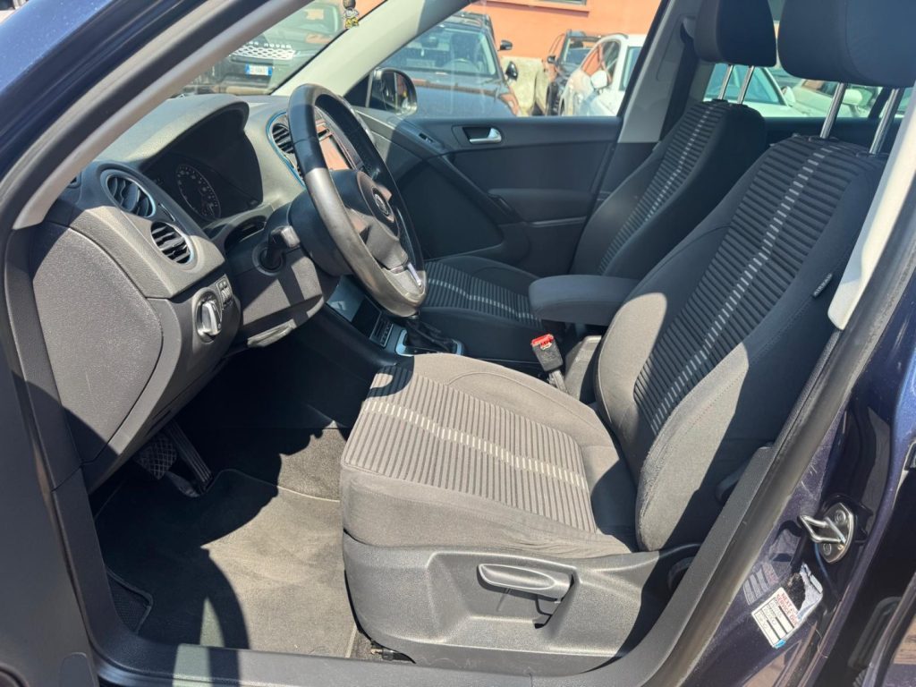 VOLKSWAGEN Tiguan 2.0 TDI DPF 4MOTION DSG Sport & Style - 20