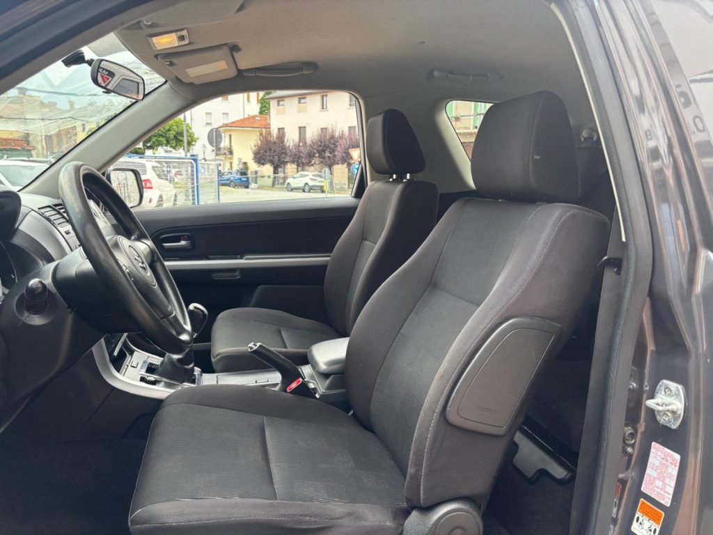 SUZUKI Grand Vitara 1.9 DDiS 3 porte 4X4 - 16