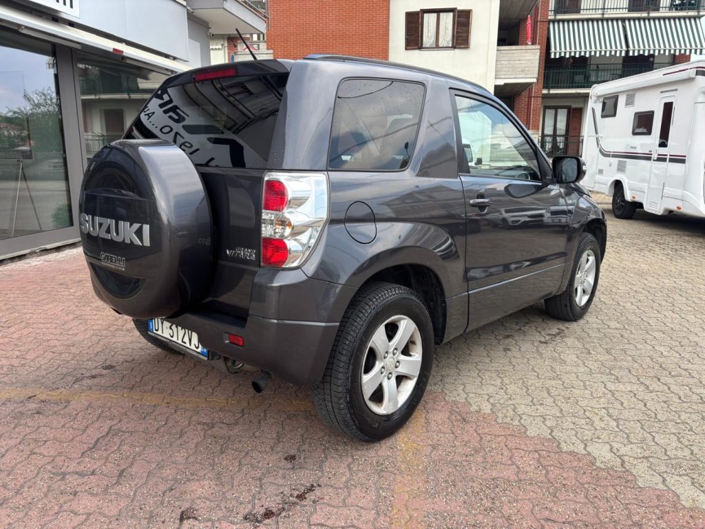 SUZUKI Grand Vitara 1.9 DDiS 3 porte 4X4 - 5