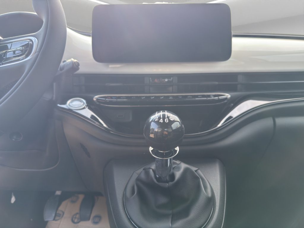 FIAT 500 Berlina Hybrid Icon - 15