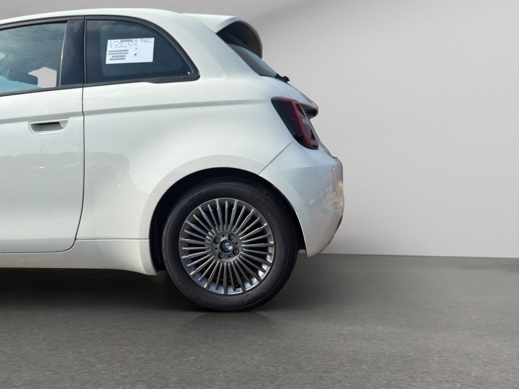 FIAT 500 Berlina Hybrid Icon - 23