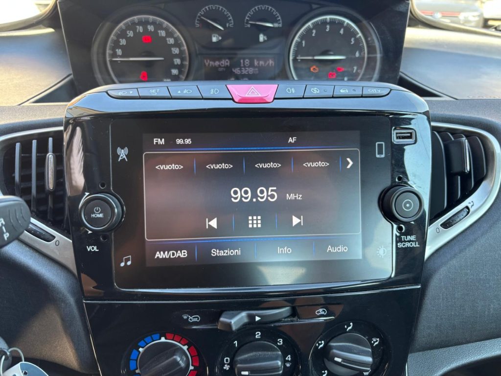 LANCIA Ypsilon 1.0 Mild-Hybrid Gold 5posti - 4