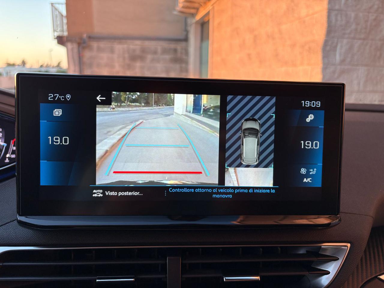 PEUGEOT 3008 1.5 BlueHDi 130 S&S EAT8 Allure - 15