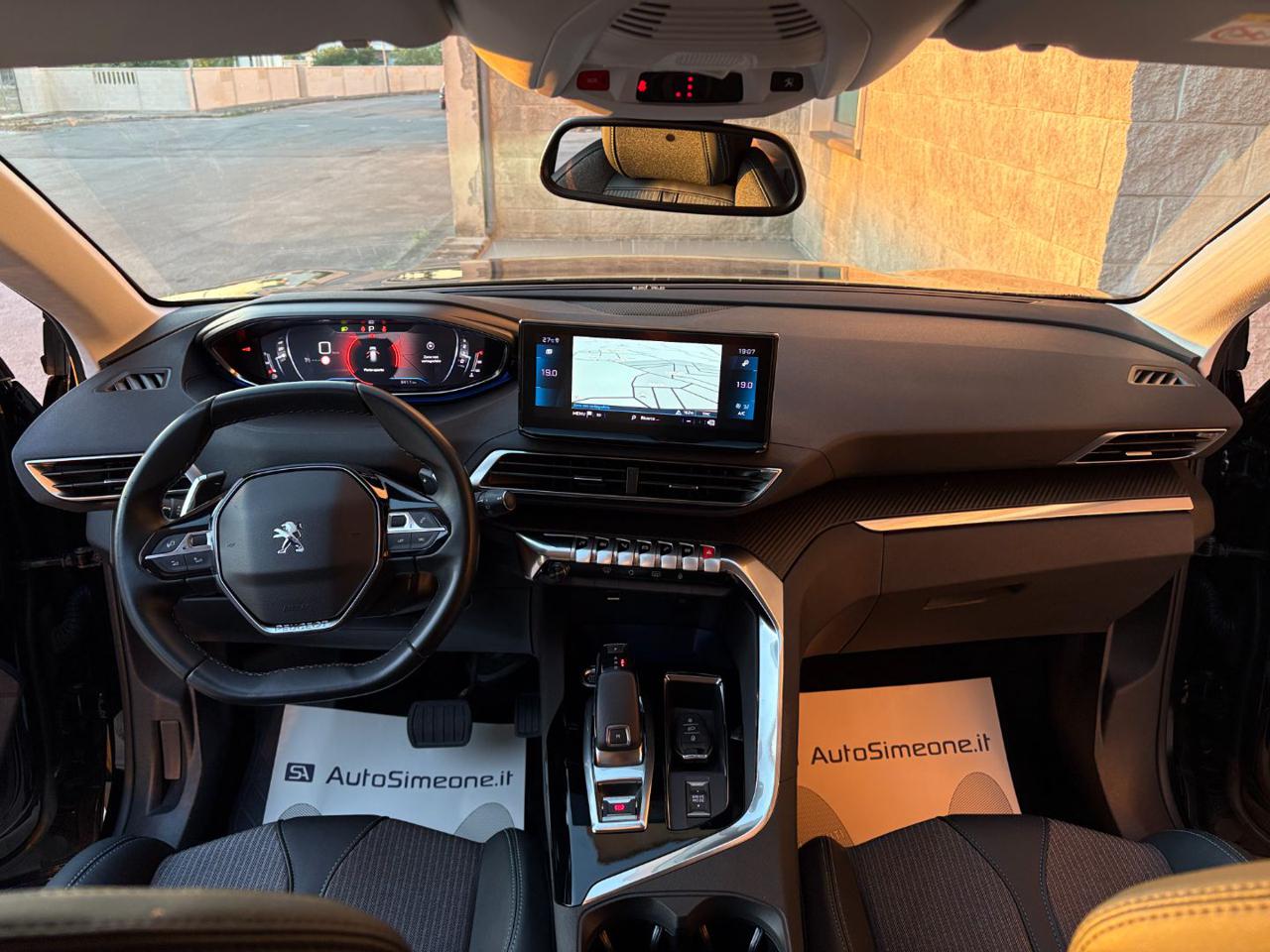 PEUGEOT 3008 1.5 BlueHDi 130 S&S EAT8 Allure - 12