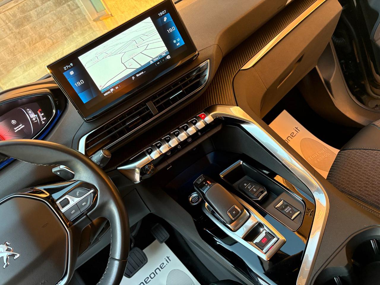 PEUGEOT 3008 1.5 BlueHDi 130 S&S EAT8 Allure - 19