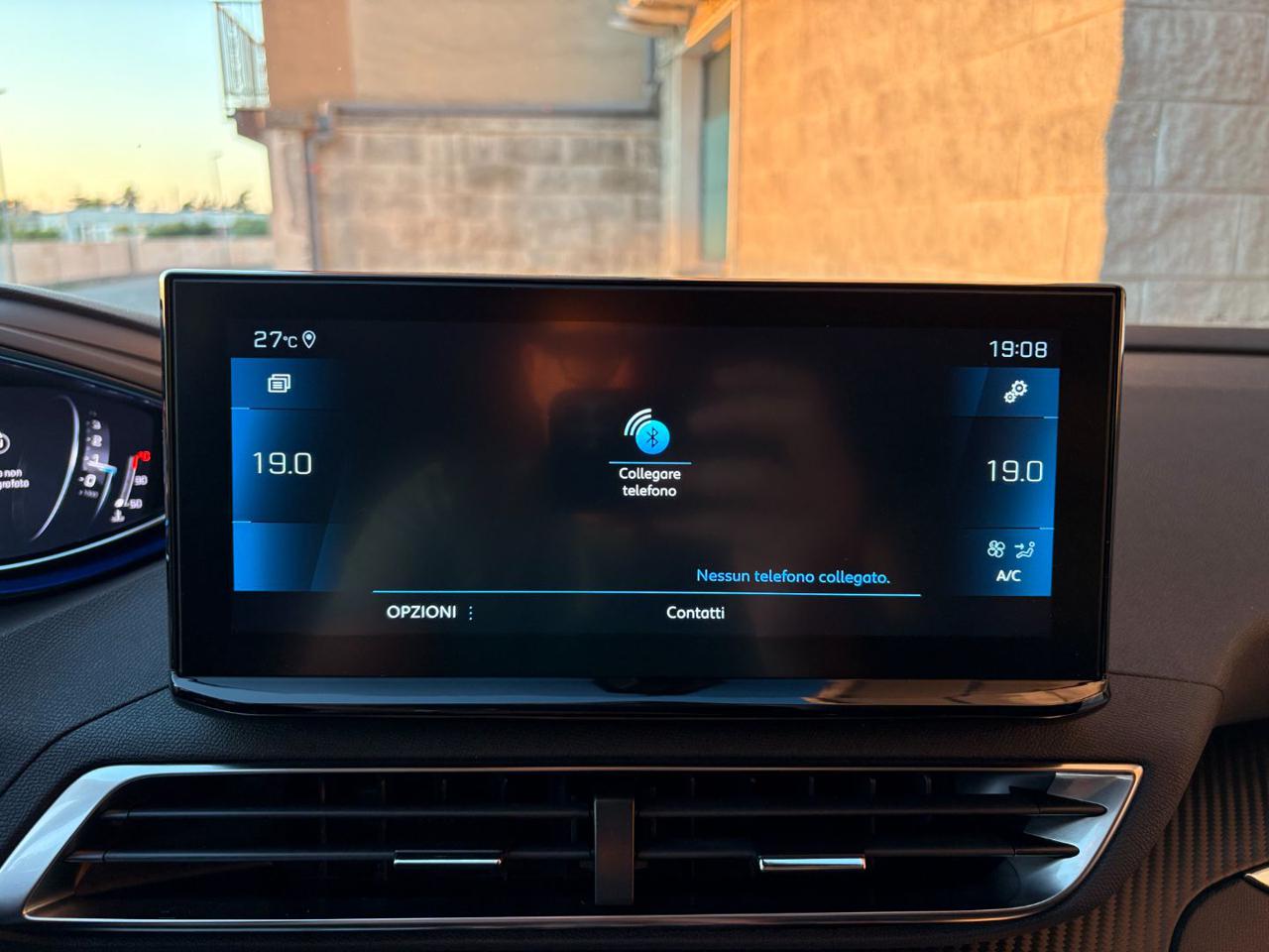 PEUGEOT 3008 1.5 BlueHDi 130 S&S EAT8 Allure - 27